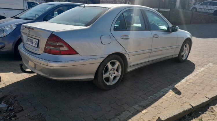 2001 Mercedes C320