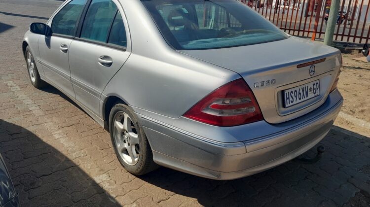 2001 Mercedes C320