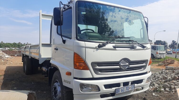 2015 Hino 500 2626