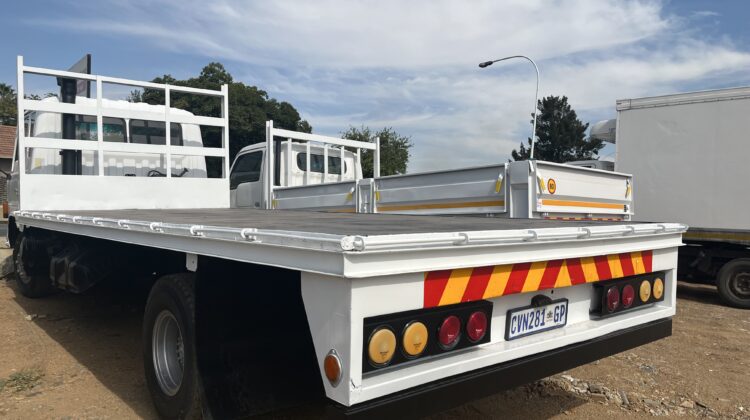 1986 Hino FD1024