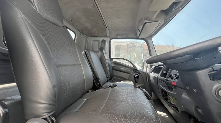 2011 Isuzu FSR800