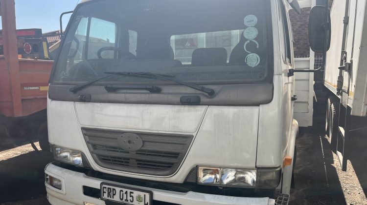 2009 Nissan UD60